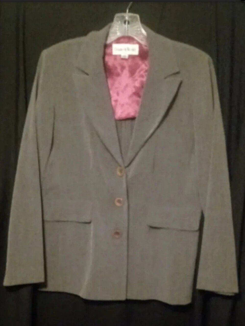 Women's Danny & Nicole Classic Three-Button Closure Pink Inner Lining Blazer 10